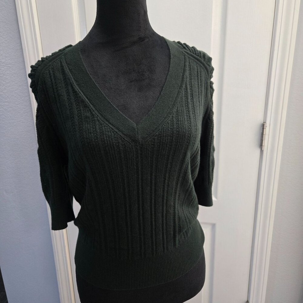 White House Black Market V-Neck Ribbed Sweater Womens Sz M Green (SKU 26-0091)